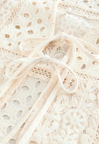 REGULAR FIT - BRODERIE   - Top - cream