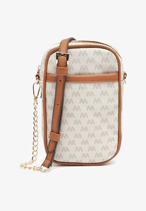Crossbody-taske med et beige stofudvendigt materiale med et subtilt logomønster, brune læderdetaljer, justerbar rem og hardware i gylden tone.