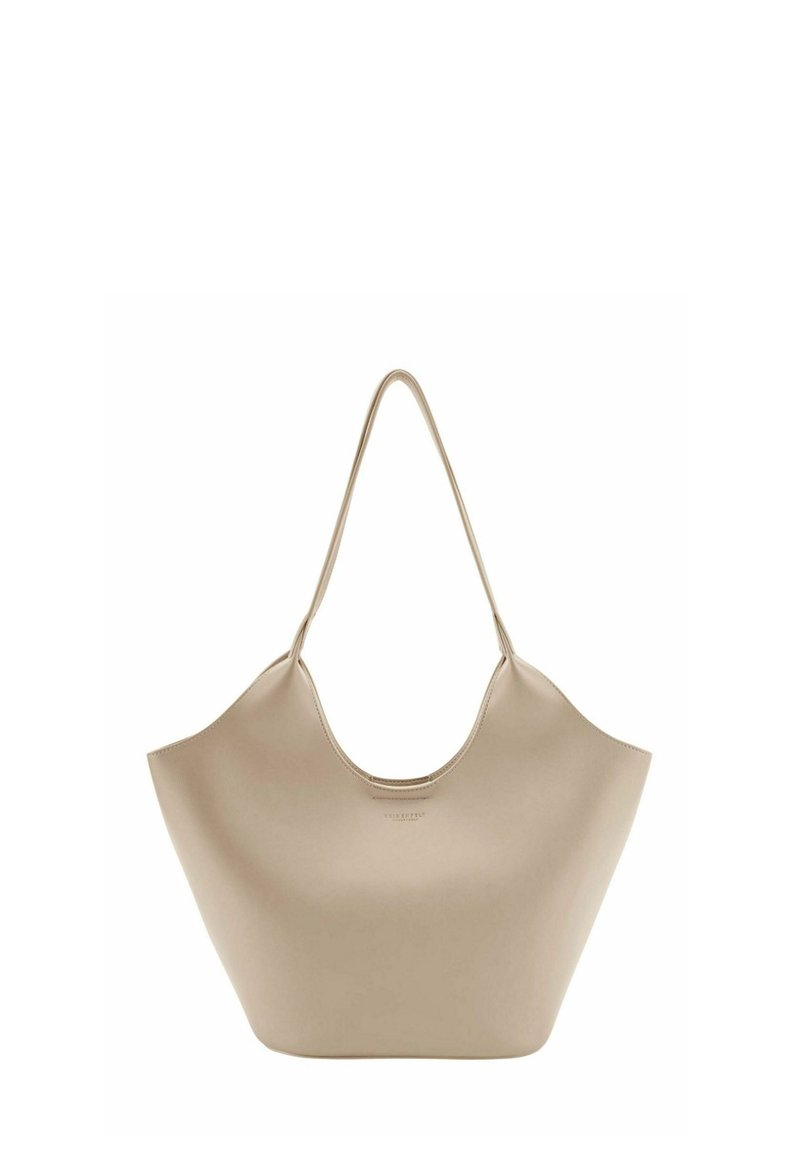 Sac fourre-tout beige en cuir lisse, de forme arrondie avec une large ouverture. Doté de doubles bretelles d'épaule et d'un marquage minimaliste.