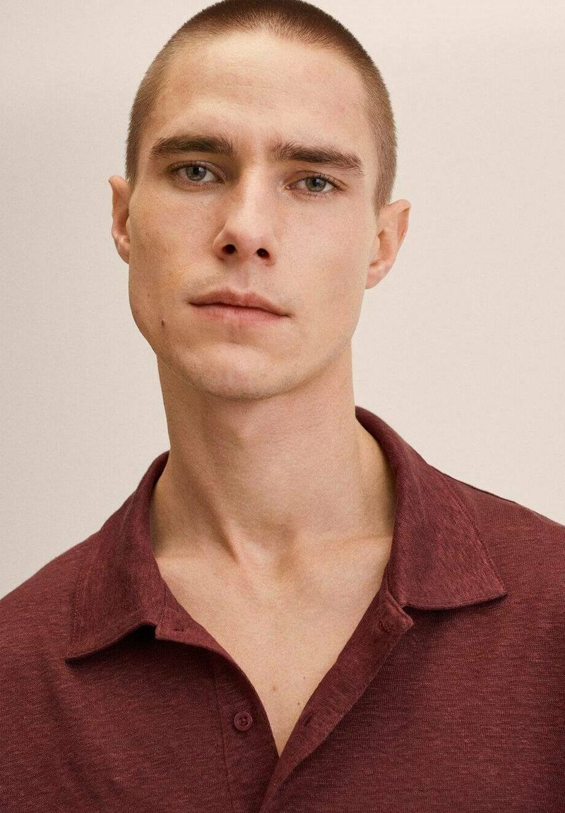 Herren T-Shirts basic | Mango AMBERES Poloshirt wine/bordeaux - OO79548 Herren T-Shirts basic | Mango AMBERES Poloshirt wine/bordeaux - OO79548