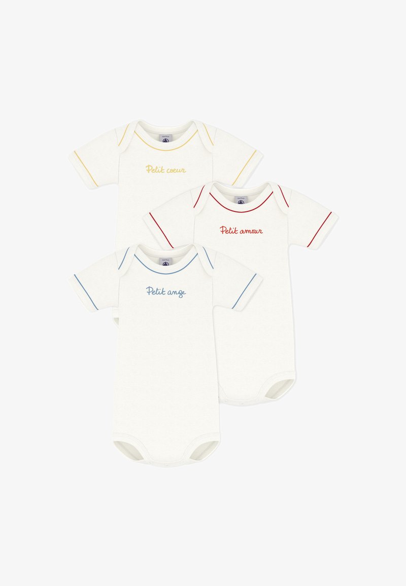 Τρία λευκά βαμβακερά φορμάκια με κοντά μανίκια, με χρωματιστές λεπτομέρειες σε κίτρινο, κόκκινο και μπλε. Κάθε ένα έχει διαφορετική κεντημένη φράση.