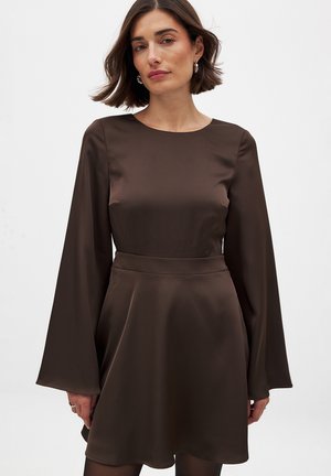 NA-KD OPEN BACK - Juhlamekko - brown