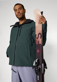 Salomon HIGHLAND JACKET - Lyžařská bunda - green gables
