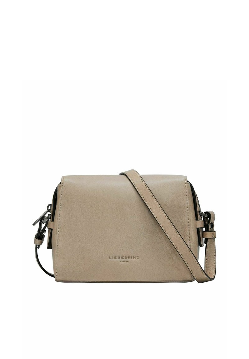 Borsa a tracolla in pelle beige con un design minimalista, tracolla regolabile e dettagli del logo discreti sulla parte frontale.