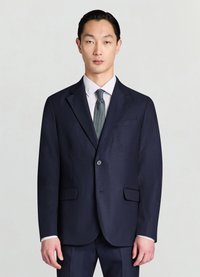 Veste de costume bleu marine ajustée avec une finition texturée, fermeture à un bouton, revers crantés et deux poches avant.
