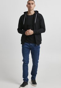 11 Project PRGarrick - Sweat zippé - black
