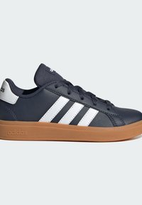 adidas Sportswear GRAND - Träningsskor - shadow navy cloud white gum