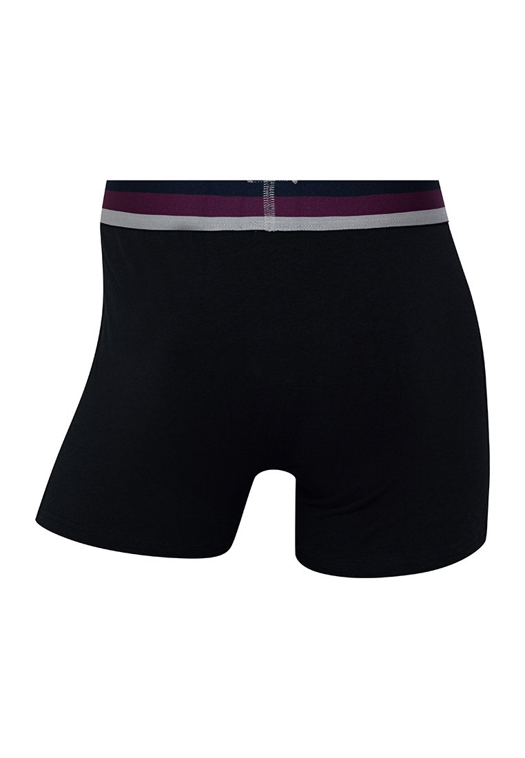 Boxer shorts negros hechos de una tela suave, con una cinturilla en contraste con rayas moradas y grises. Diseño suave y ajustado.