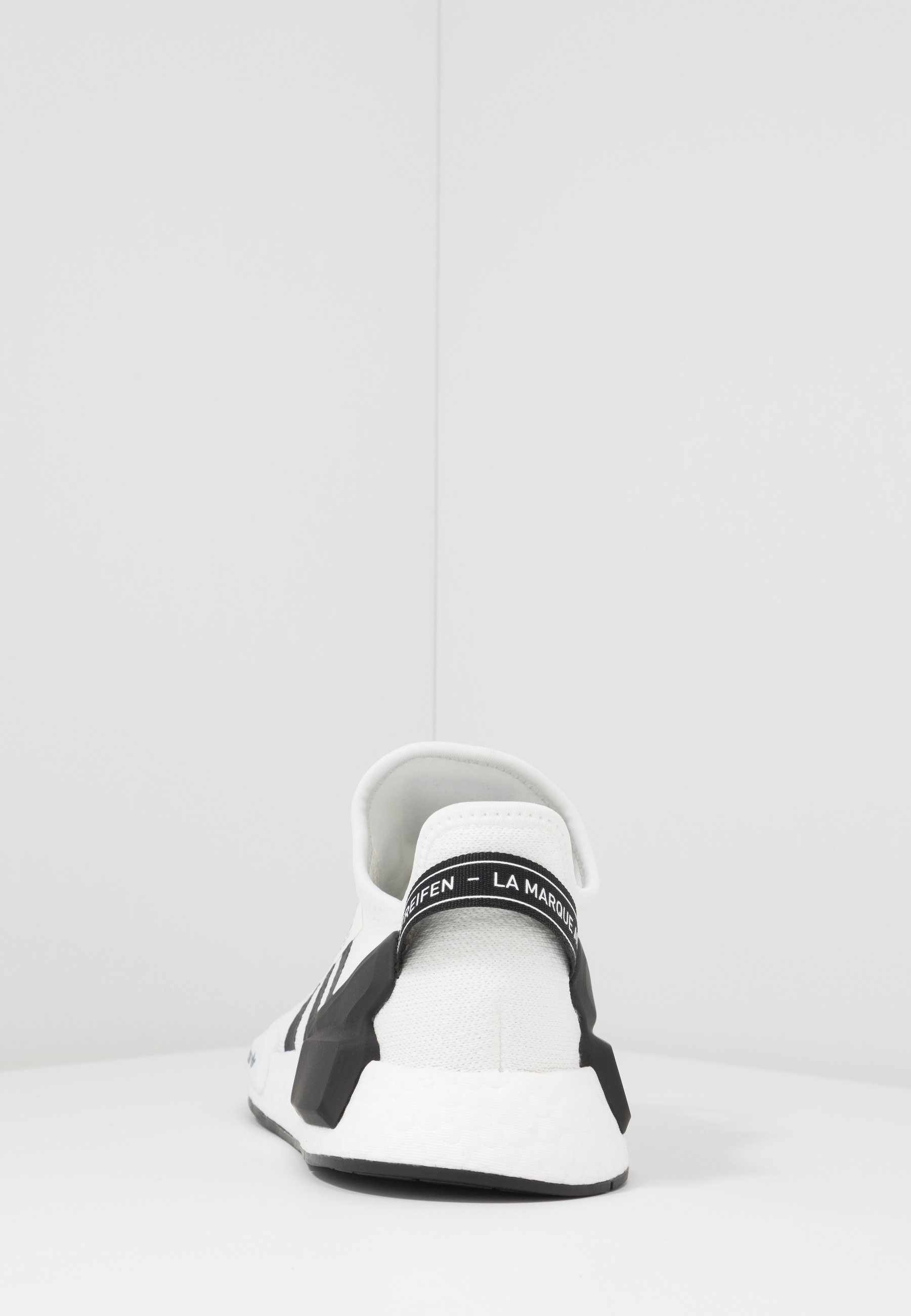 adidas nmd v2 black and white