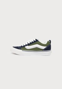 Nevybrané, nineties navy/green