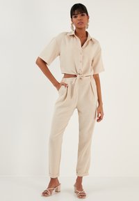 LELA REGULAR FIT - Bluza s gumbima - stone
