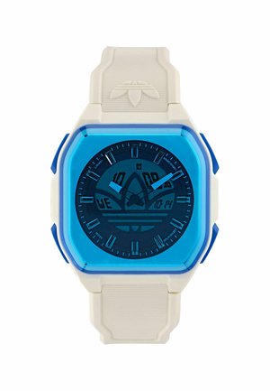 Orologio con ghiera quadrata blu, cinturino bianco, quadrante ibrido analogico-digitale e logo Adidas al centro del quadrante scuro.