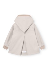 Svetlo bež otroški dežni plašč s kapuco, žametnimi manšetami in nazaj nagubanim detajlom, prikazan od zadaj na belem ozadju.