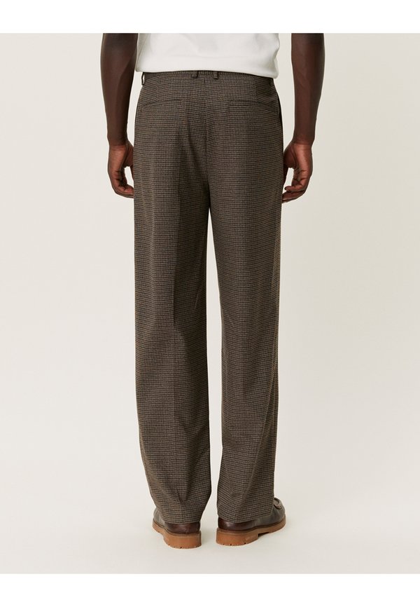 REECE SUIT 2.0 - Trousers - sand4
