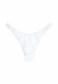 Bikini bottom bianco a slip realizzato in materiale morbido, con una vita arricciata e una copertura minima per una silhouette elegante.