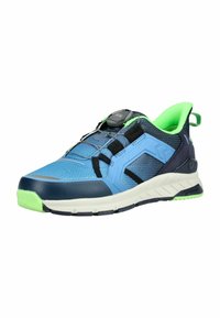 Zapatilla deportiva azul y negra con interior verde brillante, suela blanca y cierre de cordones con dial BOA sobre fondo blanco.