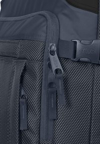 Eastpak TRANVERZ CNNCT S - Trolleyväska - CNNCT Marine