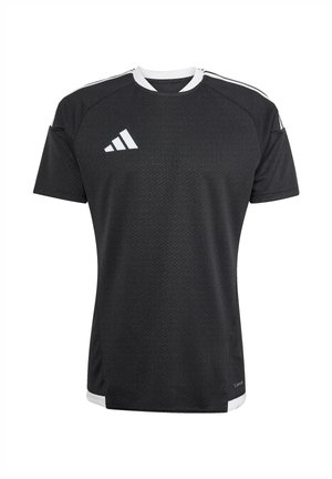 Czarna sportowa koszulka z krótkim rękawem z białym logo Adidas na piersi oraz białymi akcentami na kołnierzu i ramionach.