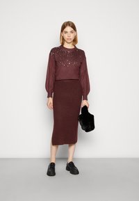 JDY JDYLIVA LIFE SKIRT - Saia lápis - vineyard wine