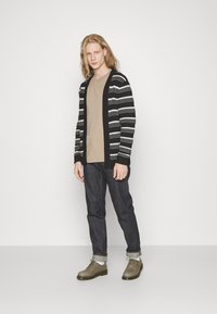 Only & Sons ONSPORT LIFE OPEN CARD  - Adīta jaka - black