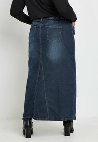 Yours Clothing CURVE - Falda larga - dark blue