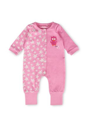 Rosa Overall mit einem weißen Sternenmuster auf einer Seite und einem Cartoon-Eulen-Design auf der Brust. Verfügt über Druckknopfverschlüsse und lange Ärmel.