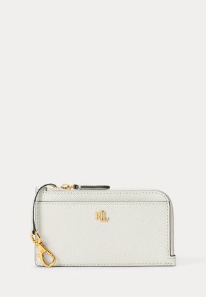 Portafoglio avvolgente con zip in pelle bianca testurizzata con logo RLL in oro e una chiusura dorata fissata a un cinturino in pelle.