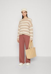 JDY JDYJUSTY STRIPE  - Trui - chateau gray/eggnog