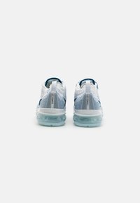 Nike Sportswear AIR VAPORMAX 2023 FLYKNIT - Trainers - pure platinum/court blue/glacier blue/black/white