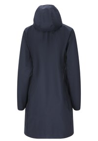 Marinblå vattentät jacka med huva, långa ärmar och rak skärning. Har en slät textur och minimalistisk design.