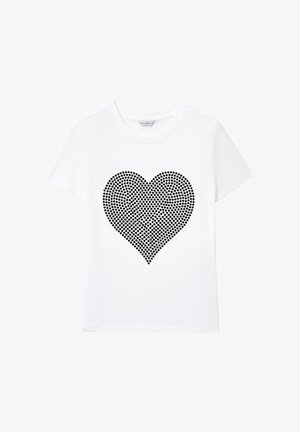 T-shirt blanc à manches courtes avec un grand cœur noir composé de petits points centré sur le devant.