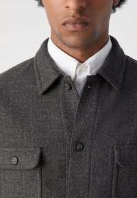 Lindbergh TEXTURED OVERSHIRT - Lengva striukė - charcoal