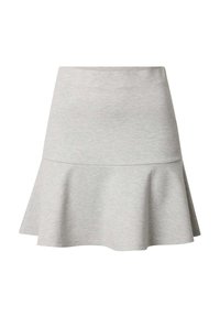 Grauer, schwingender Skaterrock aus weichem Material, mit einer enganliegenden Taille und glatter Textur, die leicht glänzt.