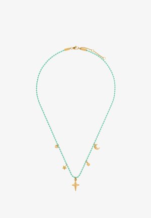 Turkusowy naszyjnik z koralikami z zawieszkami w kształcie złotego półksiężyca, gwiazdy, serca, dłoni i krzyża, zapinany na złote zapięcie w kształcie raka.