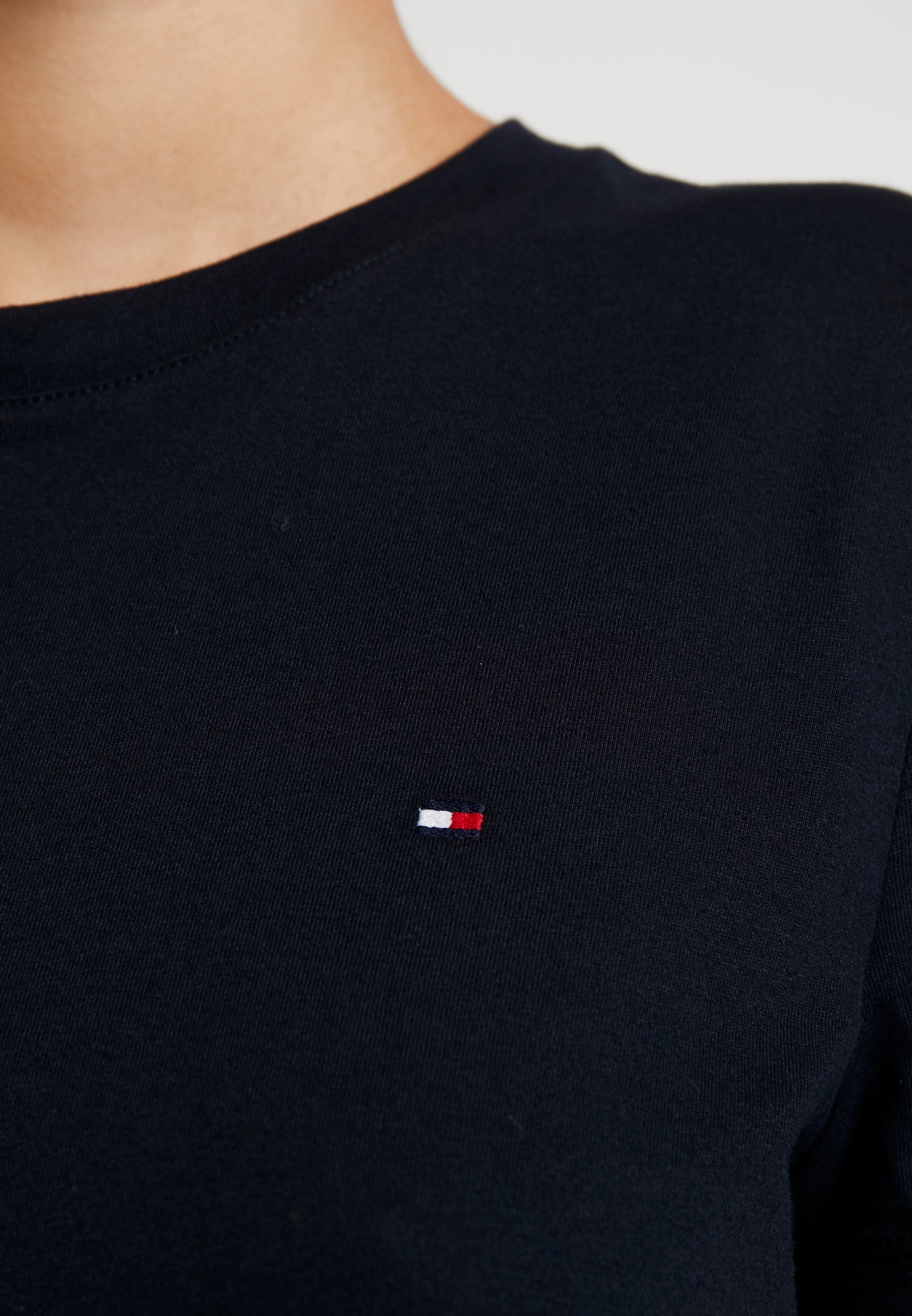 tommy hilfiger basic t shirt