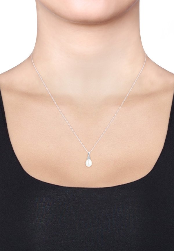 KRISTALLE SÜSSWASSERZUCHTPERLE - Halskette - silberfarben