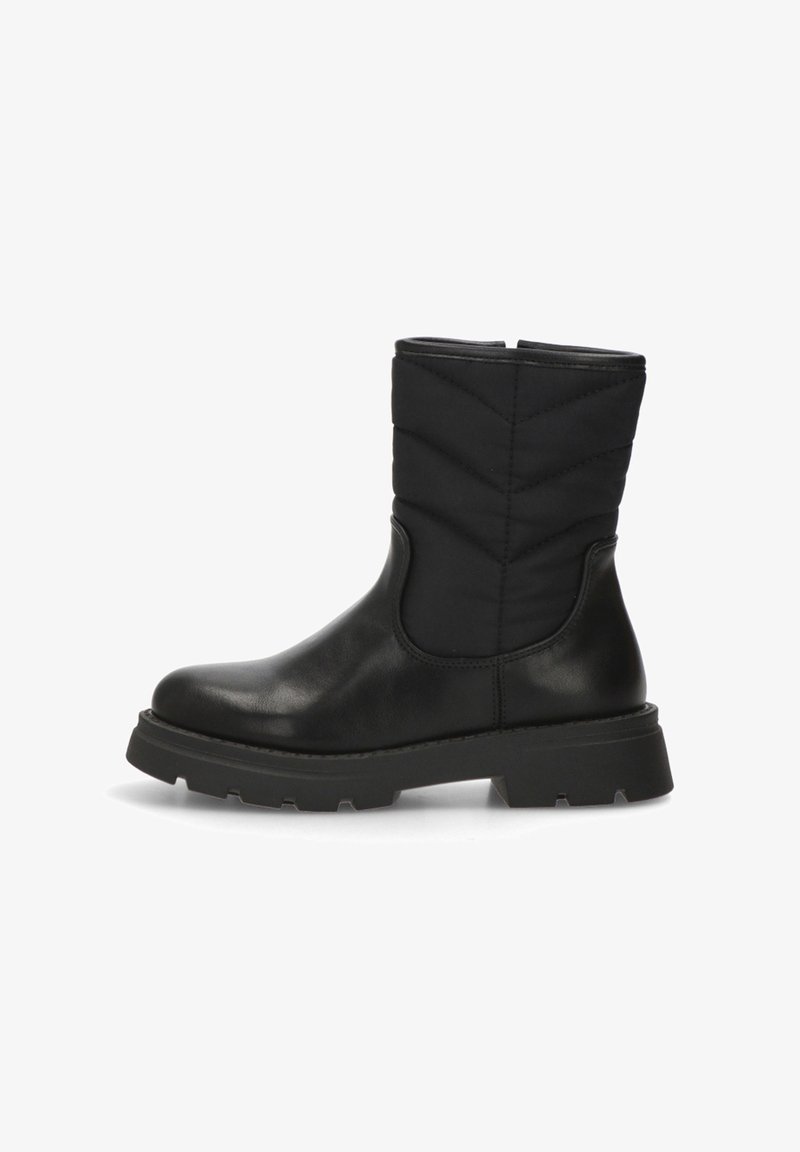 Botines negros con una combinación de cuero suave y textil acolchado. La suela gruesa proporciona mayor tracción y estabilidad.