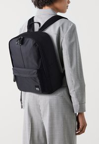 Marimekko ZIP TOP BACKPACK SOLID - Reppu - black