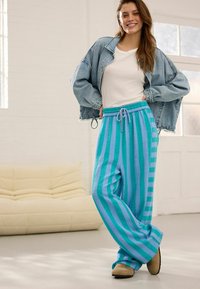 Next TALL FIT - WIDE STRIPED - Kalhoty - blue