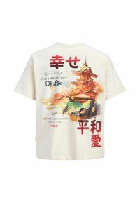 T-shirt blanc avec illustration colorée de pagode et d'arbre, comprenant des caractères japonais rouges et le texte « Appelez maintenant pour le secret de la vie. »