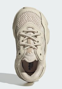 adidas Originals OZWEEGO KIDS - Baby shoes - aluminium aluminium aluminium
