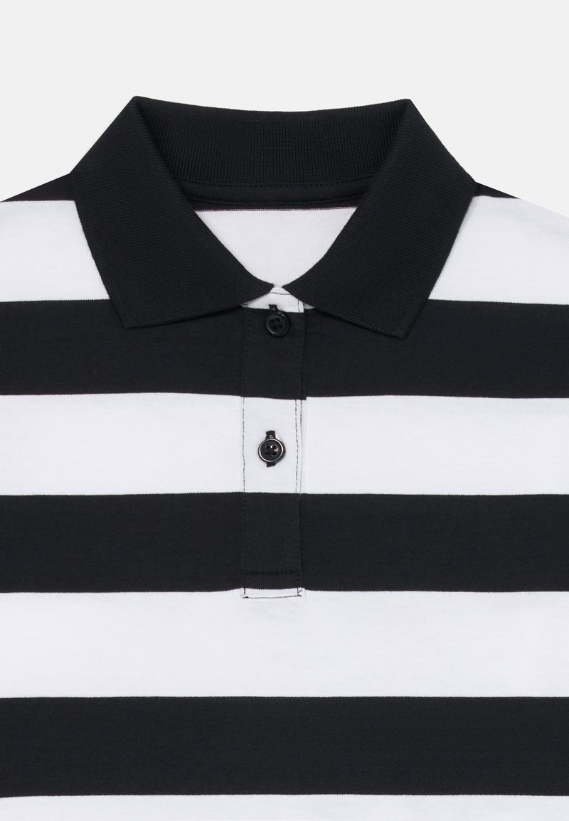 Prathima Hospitals Blusas Blancas Cuello Alto Camiseta Básica