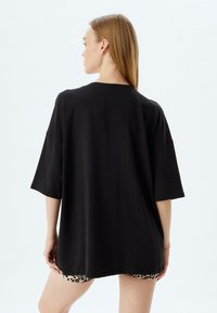 Koton - T-shirt z nadrukiem