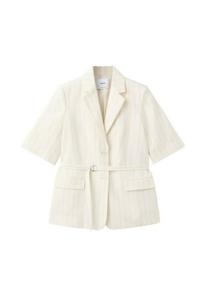 Kremowa marynarka z krótkim rękawem w cienkie pionowe paski, z dwoma przednimi kieszeniami z patkami, zapięciem na guziki, wyciętymi klapami i cienkim paskiem w talii.