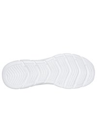 Semelle de chaussure en caoutchouc blanc avec un motif texturé comportant des rainures horizontales et des bords arrondis pour une adhérence et une flexibilité optimales.