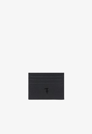 Porte-cartes en cuir noir avec cinq fentes pour cartes et un petit logo en relief au centre avant.