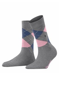Calcetines de tobillo grises con un patrón de argyle en azul marino y rosa, con detalles de costura blanca. Logo impreso en rosa en el lateral.