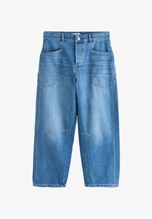 Blå cowboybukser med brede ben, høj talje og store forlommer med påsyede lapper, knap- og lynlås-lukning, synlige syningsdetaljer.