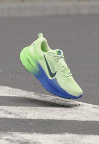 Niewybrane, white/black spruce/volt tint/sapphire/lime blast