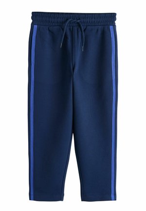 Pantaloni casual bleumarin cu talie elastică și șnur, având dungi albastre deschise de-a lungul cusăturilor laterale exterioare.